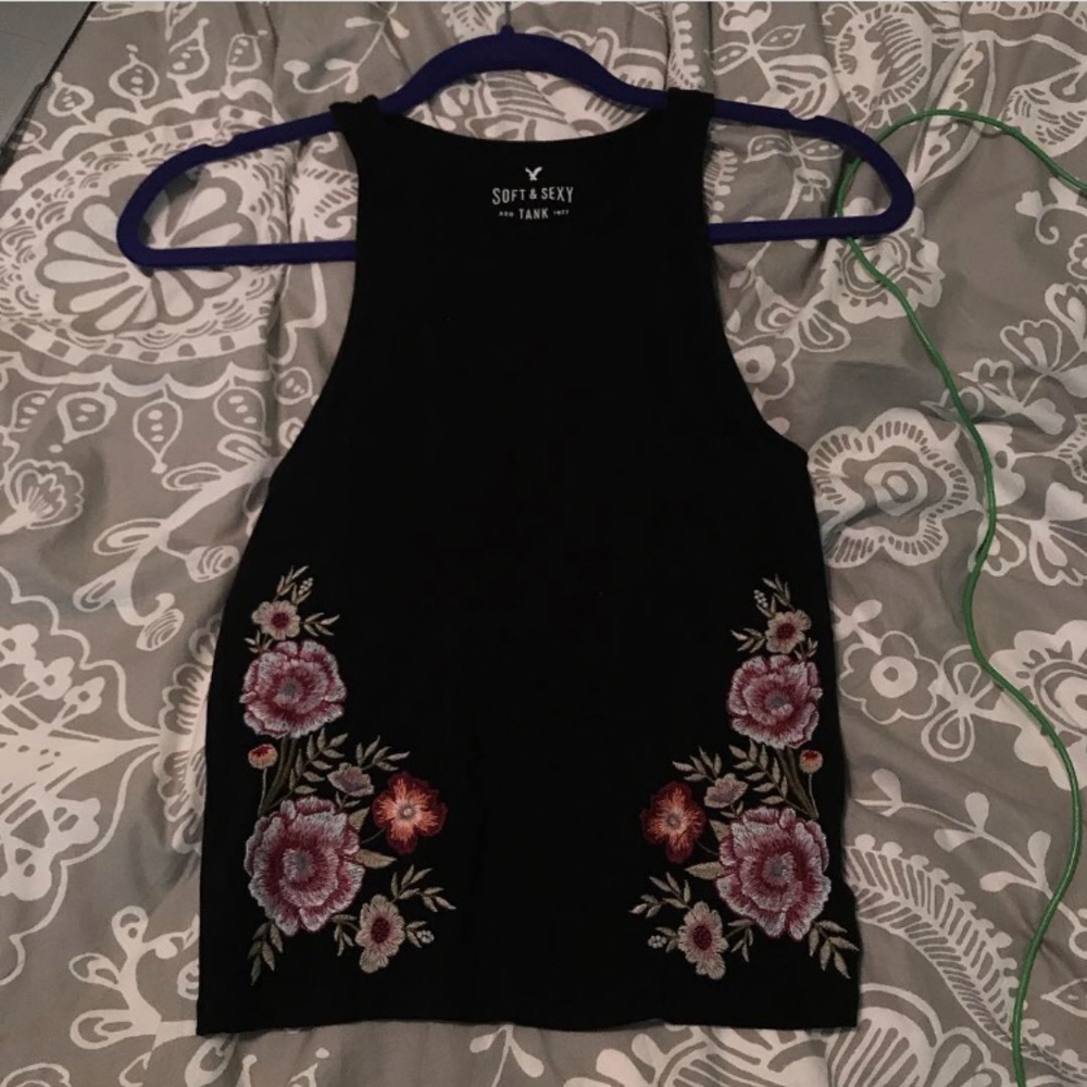 American Eagle flower shirt